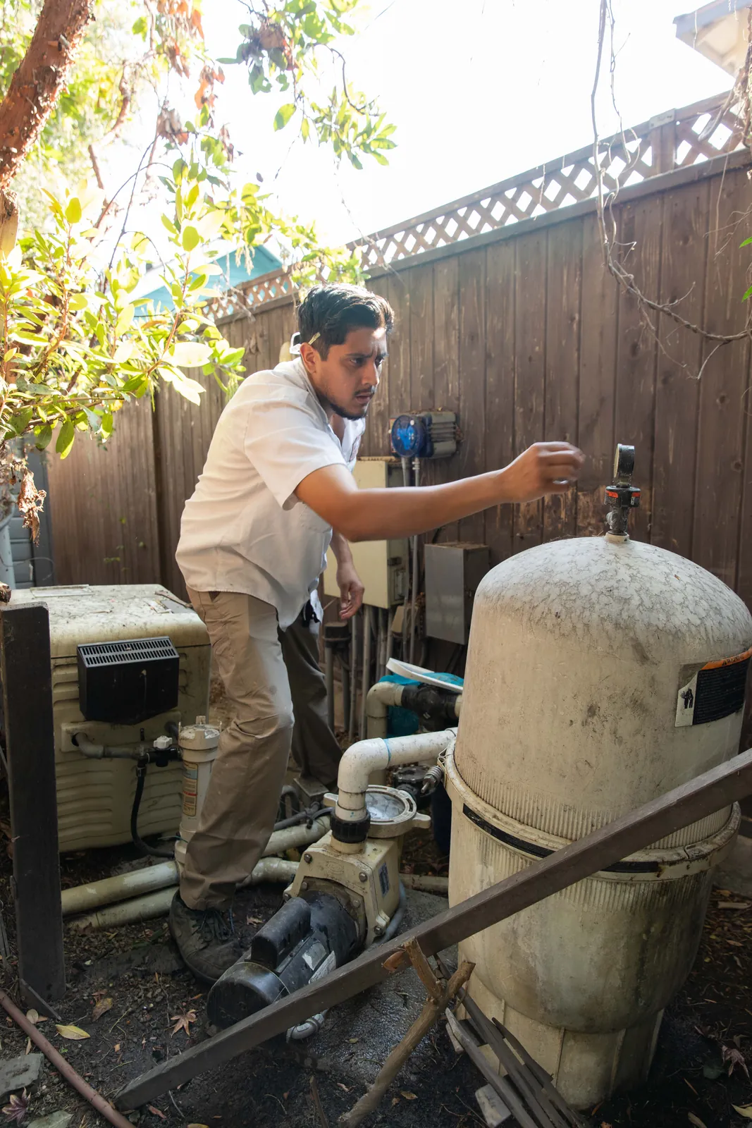 Bellflower pool filter cleaning