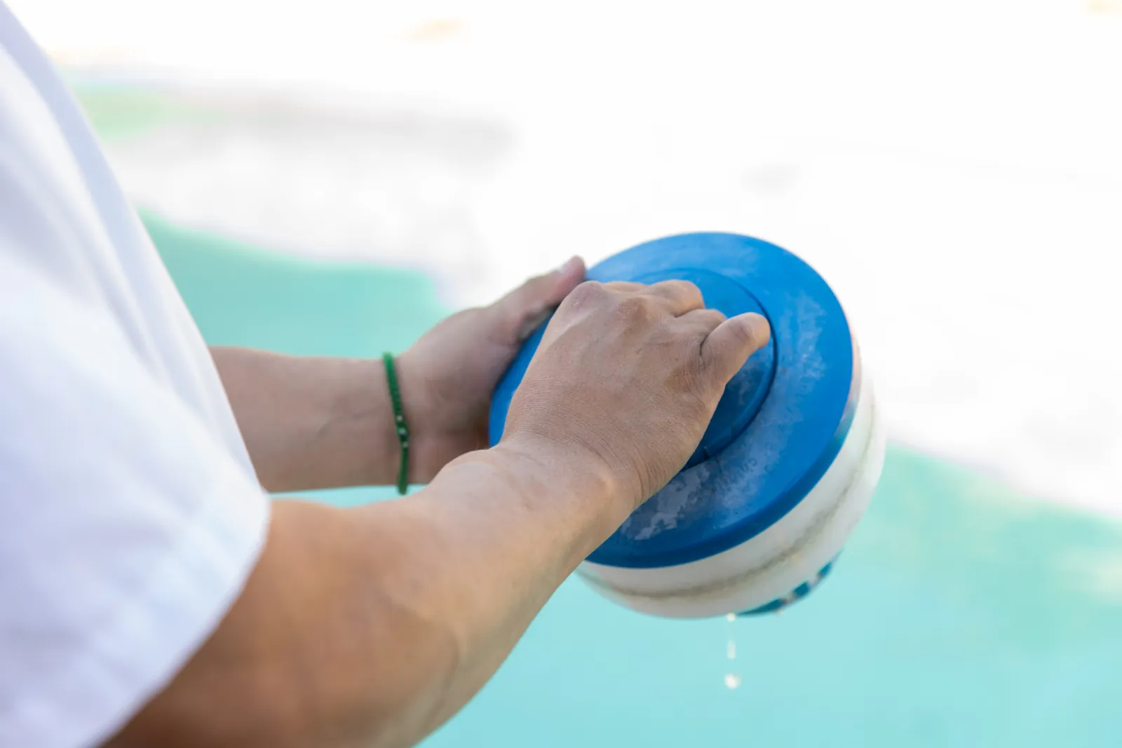 Long Beach pool cleaning